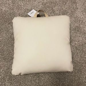 Gathre Blanc Floor cushion